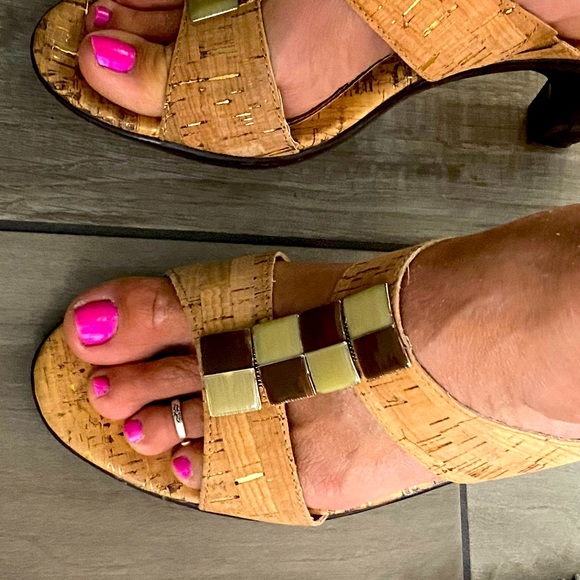 croft & barrow Shoes - 🦋Croft & Barrel heel sandals cork gold Sz 10